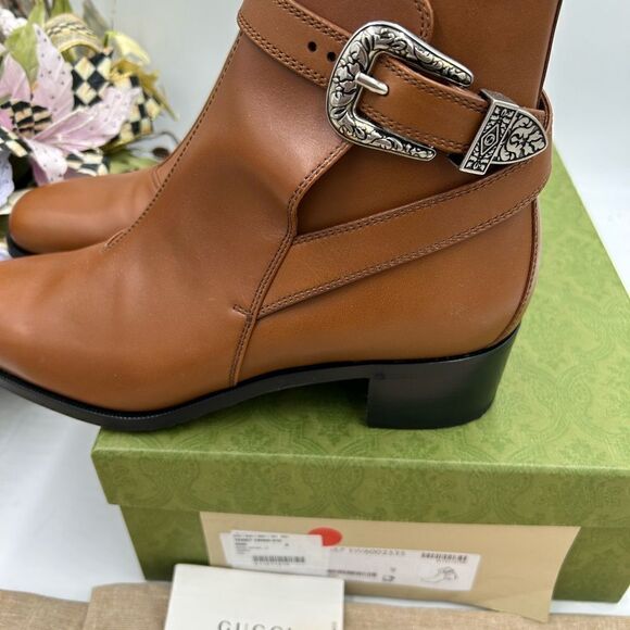 Men, Gucci, leather ankle boots size 9, made in Italy Men, Gucci, leather ankle boots size 9, made in Italy main image 2